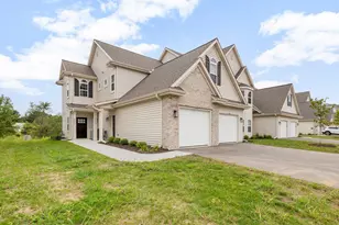 1820 Horseshoe Ln, Slinger, WI 53086 - Photo 9