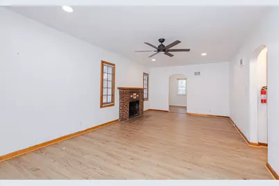 1806 E Main St, Waukesha, WI 53186 - Photo 11