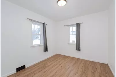 1806 E Main St, Waukesha, WI 53186 - Photo 15