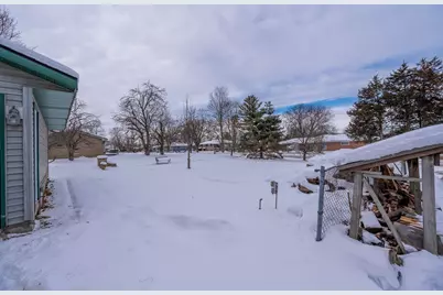 9815 S 31st St, Franklin, WI 53132 - Photo 15