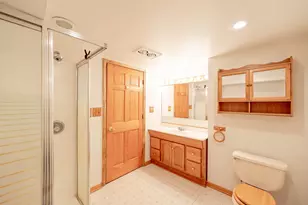 9815 S 31st St, Franklin, WI 53132 - Photo 9