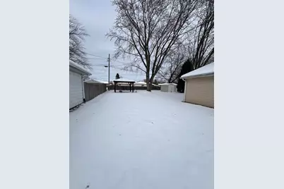 5324 W Allerton Ave, Greenfield, WI 53220 - Photo 3