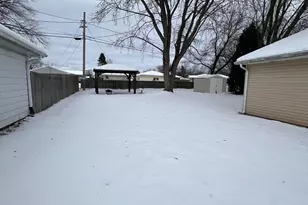 5324 W Allerton Ave, Greenfield, WI 53220 - Photo 3