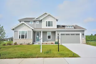 637 Standing Stone Dr, Waukesha, WI 53189 - Photo 1