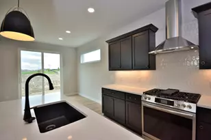 637 Standing Stone Dr, Waukesha, WI 53189 - Photo 11