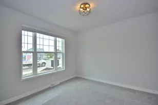 637 Standing Stone Dr, Waukesha, WI 53189 - Photo 3