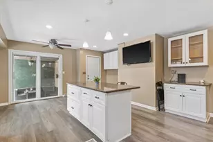 6026 S 23rd St, Milwaukee, WI 53221 - Photo 11