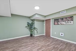 6026 S 23rd St, Milwaukee, WI 53221 - Photo 27