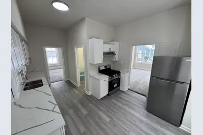 932  Peck Ave, Racine, WI 53404 - Photo 3