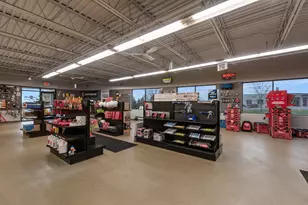 W223N609 Saratoga Dr, Pewaukee, WI 53186 - Photo 3