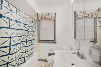 5943 S 18th St, Milwaukee, WI 53221 - Photo 11