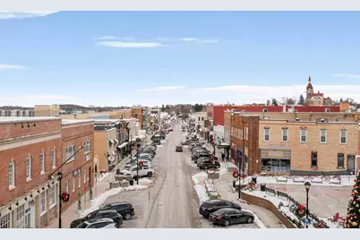 139 N 6th Ave, West Bend, WI 53095 - Photo 3