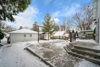 238 S Hartwell Ave, Waukesha, WI 53186 - Photo 19