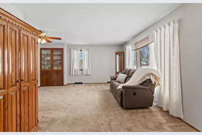 205  Crestwood Dr, Waukesha, WI 53188 - Photo 9