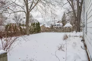 4579 N 105th St, Wauwatosa, WI 53225 - Photo 25