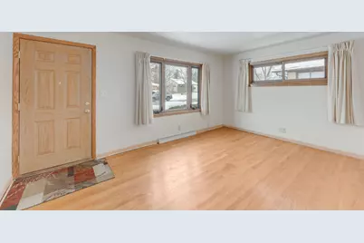 8101 W Winfield Ave, Milwaukee, WI 53218 - Photo 3