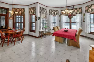 2075 Parkwood Ct, Grafton, WI 53024 - Photo 7