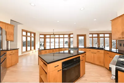 2100 N Oakwoods Ct, Summit, WI 53066 - Photo 15