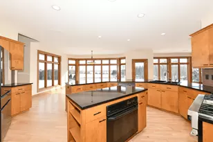 2100 N Oakwoods Ct, Summit, WI 53066 - Photo 15