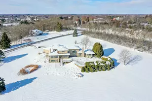 2100 N Oakwoods Ct, Summit, WI 53066 - Photo 3