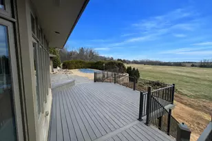 2100 N Oakwoods Ct, Summit, WI 53066 - Photo 65