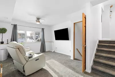 2008  Lenora Dr, West Bend, WI 53090 - Photo 23