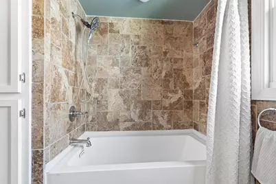 2008  Lenora Dr, West Bend, WI 53090 - Photo 15