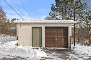 S30W29839 Sunset Dr, Genesee, WI 53189 - Photo 17