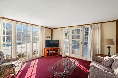 3352 N Elmwood Dr, Racine, WI 53405 - Photo 9