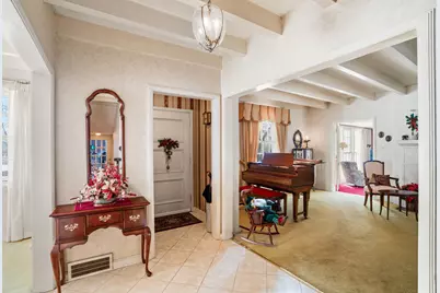 3352 N Elmwood Dr, Racine, WI 53405 - Photo 5