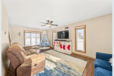 641  Small Farm Rd, Mukwonago, WI 53149 - Photo 15