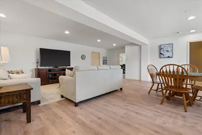 W261N2830  Woodburne Ct, Pewaukee, WI 53072 - Photo 37