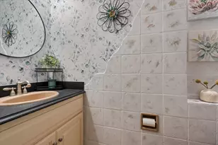 W261N2830 Woodburne Ct, Pewaukee, WI 53072 - Photo 21