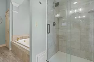 W261N2830 Woodburne Ct, Pewaukee, WI 53072 - Photo 29