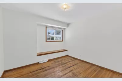 7504  Pheasant Trl, Racine, WI 53402 - Photo 7