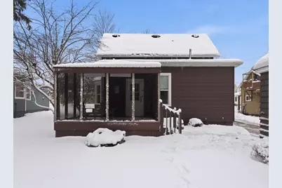617 N 7th St, Manitowoc, WI 54220 - Photo 5
