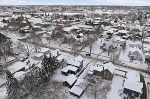 617 N 7th St, Manitowoc, WI 54220 - Photo 35