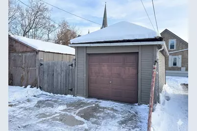 1425 N 24th Pl, Milwaukee, WI 53205 - Photo 3