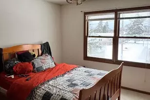 10410 S Kelly Dr, Milwaukee, WI 53154 - Photo 9