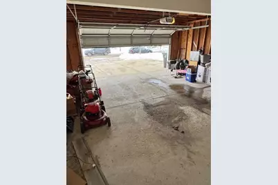 10410 S Kelly Dr, Milwaukee, WI 53154 - Photo 11