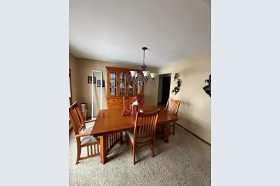 10410 S Kelly Dr, Milwaukee, WI 53154 - Photo 3