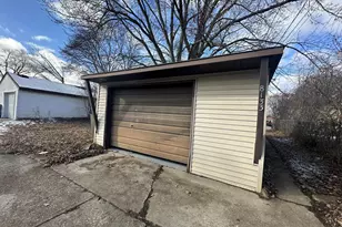 8133 W Glen Ave, Milwaukee, WI 53218 - Photo 25