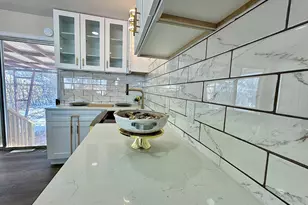 8133 W Glen Ave, Milwaukee, WI 53218 - Photo 9