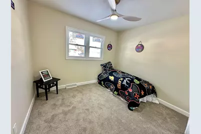 8133 W Glen Ave, Milwaukee, WI 53218 - Photo 11