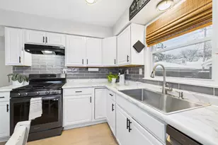 824 S 92nd St, West Allis, WI 53214 - Photo 21