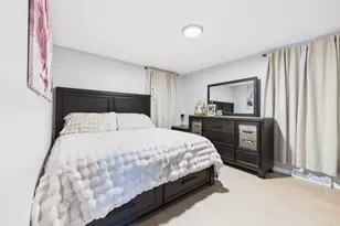 824 S 92nd St, West Allis, WI 53214 - Photo 9