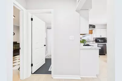 824 S 92nd St, West Allis, WI 53214 - Photo 13