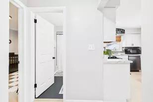 824 S 92nd St, West Allis, WI 53214 - Photo 13