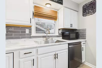 824 S 92nd St, West Allis, WI 53214 - Photo 25