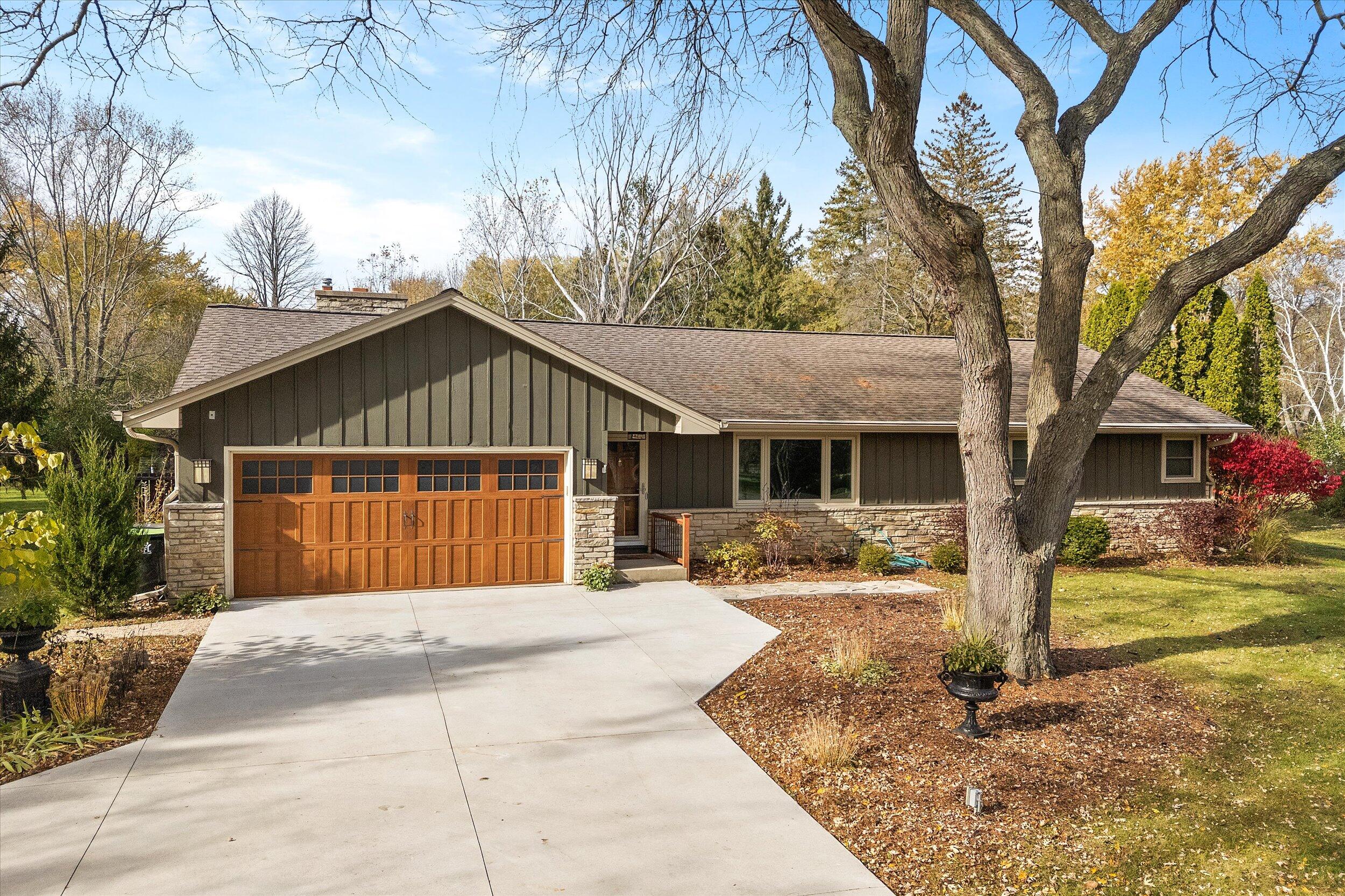 11467 N St James Ln, Mequon, WI 53092 - MLS 1945139 - Coldwell Banker